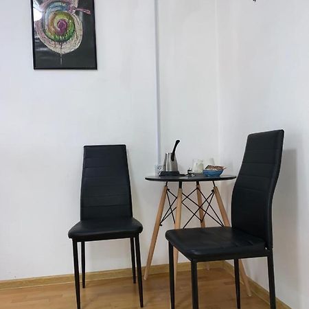 In The Center Of The City 2Rooms Tbilisi Luaran gambar
