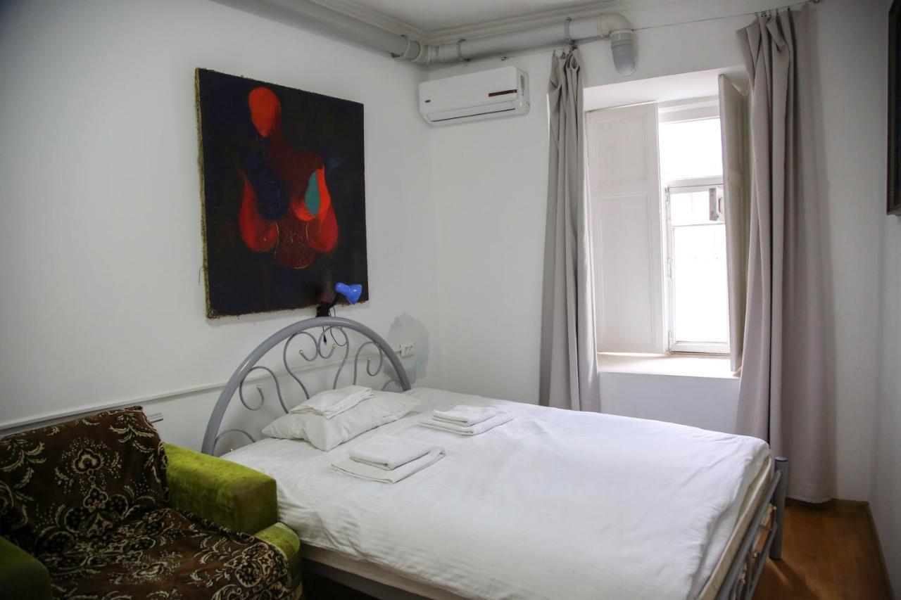 In The Center Of The City 2Rooms Tbilisi Luaran gambar